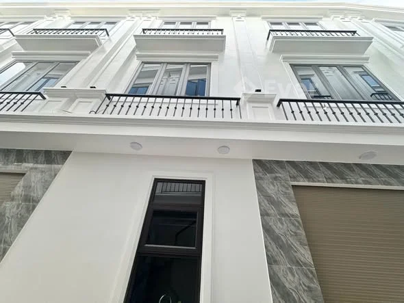 Căn nhà 3 tầng đẹp, kiên cố – vị trí đắt giá Trần Thành Ngọ