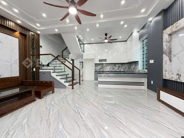 NHÀ ĐẸP MỚI XÂY – LÔ GÓC HỒ SEN Oto vài bước chân – đỗ ngày đêm