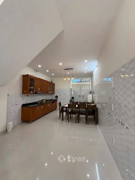 Nhà độc lập phố Chợ Lũng Hoa - Đằng Hải. Gần ngay Lê Hồng Phong.