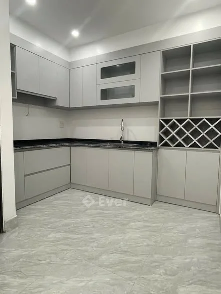 BÁN NHÀ NGÕ 284 MIẾU HAI XÃvị trí cực nông 1 ngoặt vào nhà, trước mặt k có nhà đối diện