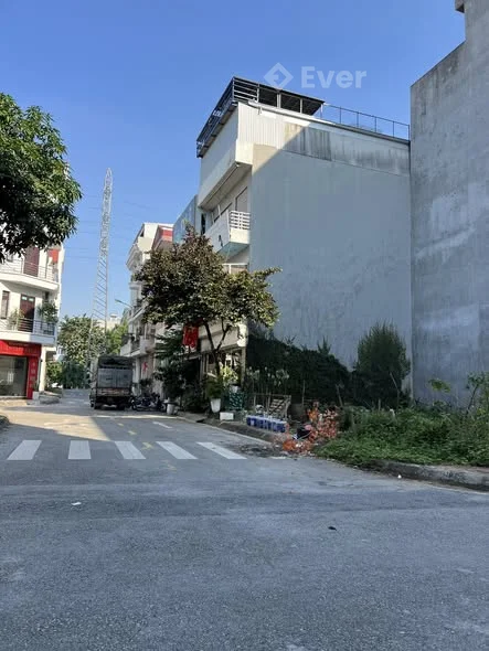 Gia đình không có nhu cầu sử dụng lên bán lô độc đắc view bồn hoa hơn 21m mặt tiền hướng tây bắc