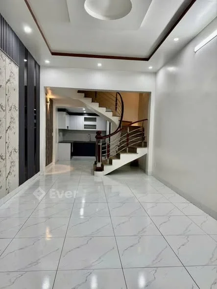 BAN NHÀ NGÕ 116 CHỢ HÀNG CŨDiện tích : 42m nhà 3,5 tầng bê tông.