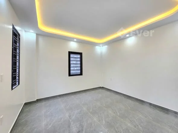 Nhà 3 tầng độc lập, lô góc 48m² có sân cổng để xe tại Trung Hành, Đằng Lâm – gần sân bóng Đằng Lâm.