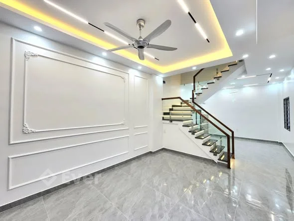 Bán nhà độc lập lô góc 3 tầng 48m. Có sân cổng để xe tại ngõ Trung hành , Đằng Lâm