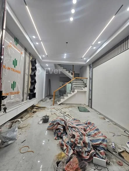 Thiên lôi eone 51m x 4 tầng mới tinh . taxi đỗ tận nhà. Chỉ hơn 4 tỷVị trí đẹp - Thỏa thuận - 51m²