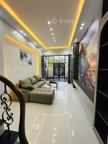 Bán nhà Miếu 2 XãDt:53m2 ,4 tầng  Trước cửa rộng hơn 3m, oto 5tạ đỗ cửa công năng 3 ngủ , 3 wc - 3,55 tỷ - 53m²