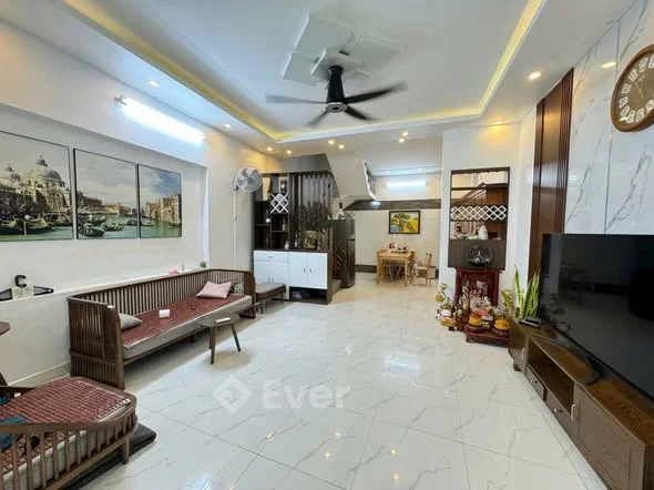 HÀNG NÓNG – NHÀ ĐẸP 4 TẦNG, 48m² –SÂN CỔNG RIÊNG – CHỈ VIỆC XÁCH VALI VỀ ỞNgõ 380 Tô Hiệu