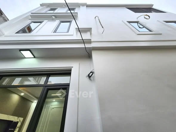 Bán nhà độc lập lô góc 3 tầng 48m. Có sân cổng để xe tại ngõ Trung hành , Đằng Lâm.