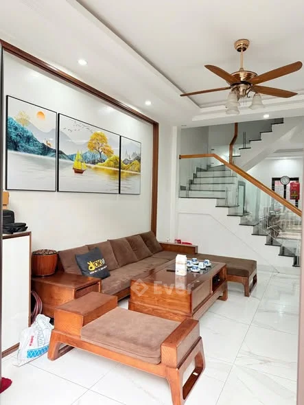 Nhà 4 tầng gần ngay mặt đường Phương Lưu – Đông Hải 1.• Diện tích: 45m² x 4 tầng