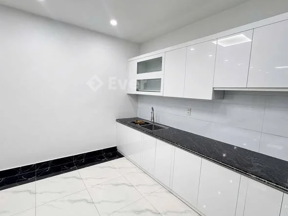 NHỜ 500 AE HỖ TRỢ RA HÀNGBán nhà 1xB sau nhà Mặt ngõ 6x9 Ngô Gia Tự