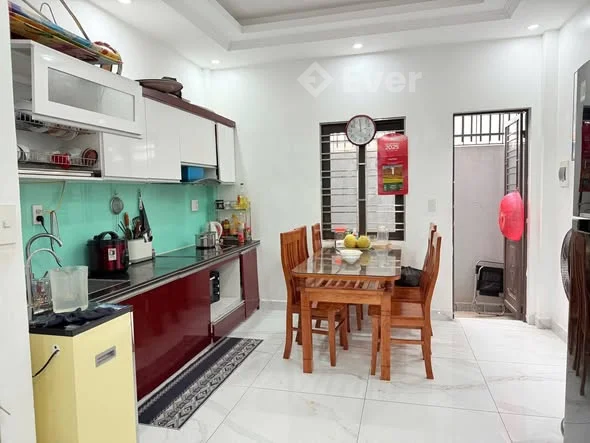 Chính chủ gửi bán nhà 4 tầng Phương Lưu - Đông Hải 1 Ô tô đỗ tận cửa, thuận tiện di chuyển nhà ở