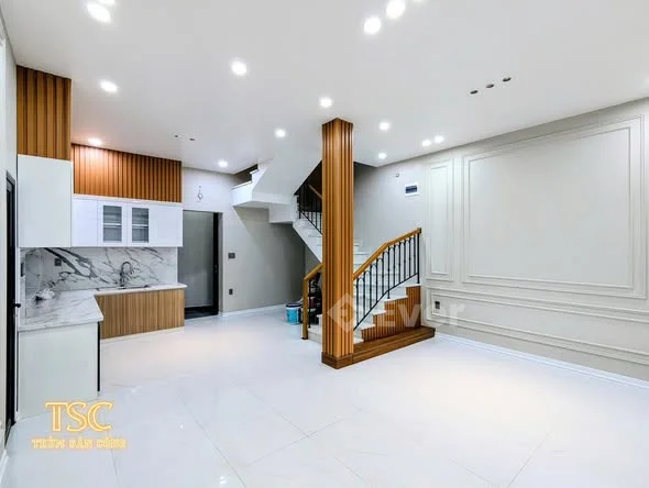 Nhà xây mới, sân cổng riêng,oto đỗ cách nhà chỉ 30m ngay gần hồ Tam Bạc