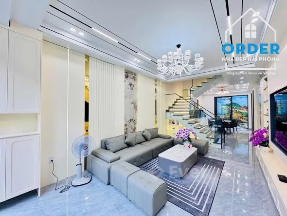 NHÀ 4 TẦNG MỚI TINH TÔ HIỆU CHÙA HÀNG Hơn 100m² – 4 tầng độc lập