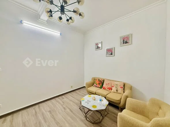 BÁN NHÀ 2 TẦNG – DƯ HÀNG, GẦN CHỢ CỘT ĐÈNDiện tích: 30m² x 2 tầng