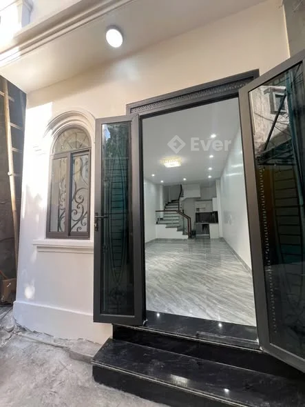 BÁN NHÀ NGÕ 280 TRẦN NGUYÊN HÃNChỉ hơn 2 tỉ