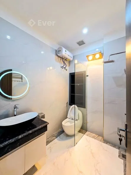 Căn 1 5 mặt đường tuyến 2 Trần Nguyên Hãn • Diện tích 75, xây 5 tầng thang máy có gồm 5 phòng ngủ,