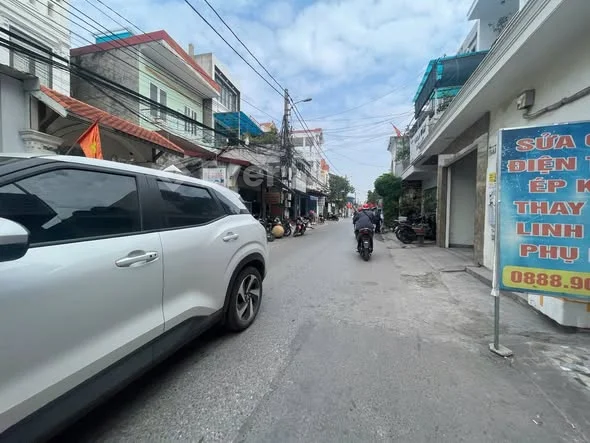 8 lô đã bán 7 chỉ còn 1 lô mặt đường kiều Hạ Đông Hải , đường thông ra cảng