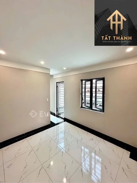 NHÀ MIẾU HAI XÃ - HỒ SEN - CHỢ HÀNG Nhà xây mới lô góc 4 tầng ô tô đỗ sát cửa, 2 gara ô tô cũng sát