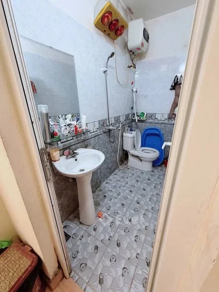 Bán gấp nhà ngõ Trung Lực, ô tô sát nhà