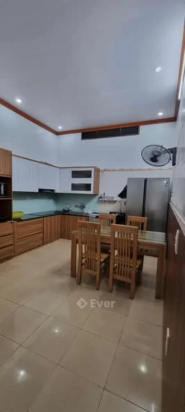 BÁN NHÀ MẶT ĐƯỜNG CHỢ ĐÔN Vị trí trung tâm, mặt phố chợ sầm uất