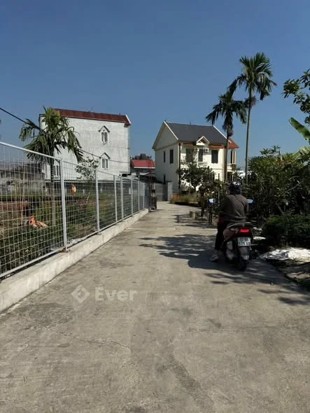 Duy nhất 1 lô Lương Quy Lê Lợi ngõ 3m oto
Trục chính vào mấy trục mét
Giá 9xx
lh em Thu 0368686*** - Thỏa thuận - 80m²