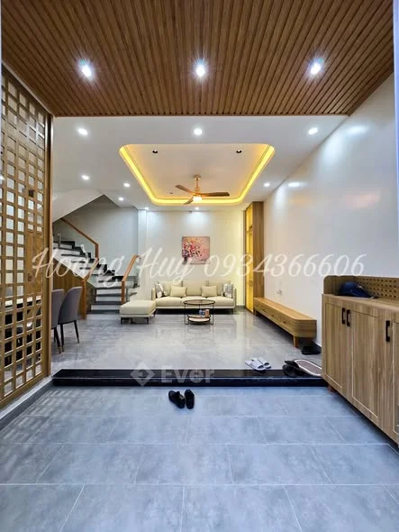 NHÀ ĐẸP XÂY MỚI ĐỘC LẬP LÔ GÓC TẠI TRẦN NGUYÊN HÃN - 4,35 tỷ - 46m²