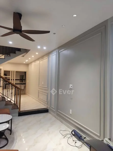 Nhà dân xây 3 tầng độc lập ngõ 229 Miếu Hai Xã