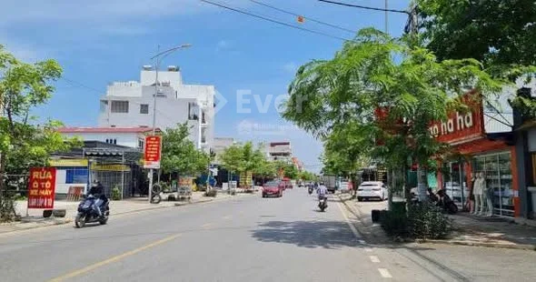 Mặt đường Máng Nuớc 130/157 m2, mặt tiền 7 m, lô góc kinh doanh mọi lọai hình, không lỗi lầm