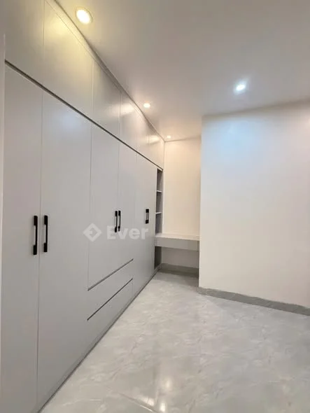 BÁN Nhà đẹp 2 tầng, sân cổng riêng ngõ 199 Tô Hiệu