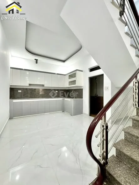 Căn nhà phố Ngô Gia tự- 3 tầng thông số: 40m2 * 3 tầng , ngõ nông đẹp