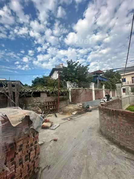 Xuất hiện 2 căn Nhà 3 tầng xây độc lậptiện ích gần chợ Minh Kha, gần đường 351