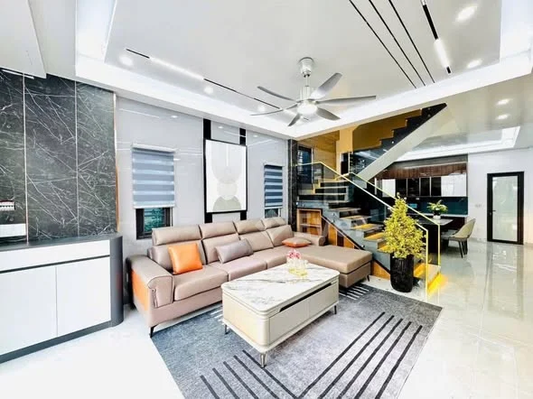 2 CĂN MẶT ĐƯỜNG TRỤC THÔNG – Ở SANG TRỌNG KẾT HỢP KINH DOANH