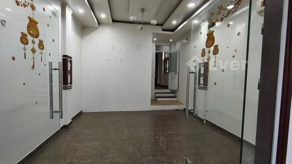 Bán nhà mặt ngõ 254 Văn Cao, ngay ngã 3 đường - nhận diện cực tốt.