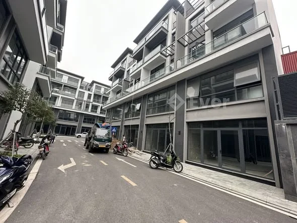 78m2 ngang:5,5m 6 tâg nhà thô dự án vùng lõi trung tâm ngay ngã 6 Cát Bi