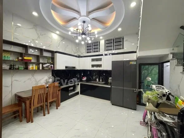 Chính chủ cần bán nhà tại 229 Phố Miếu Hai Xã. Vị trí nông 2 ngoặt vào nhà