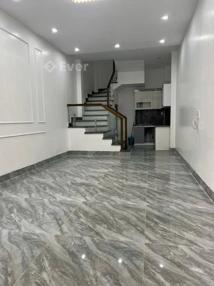 Chỉ hơn 2 tỉ cho căn nhà xây mới tinh độc lập, khung cột ở Trần Nguyên Hãn - 2,45 tỷ - 33m²