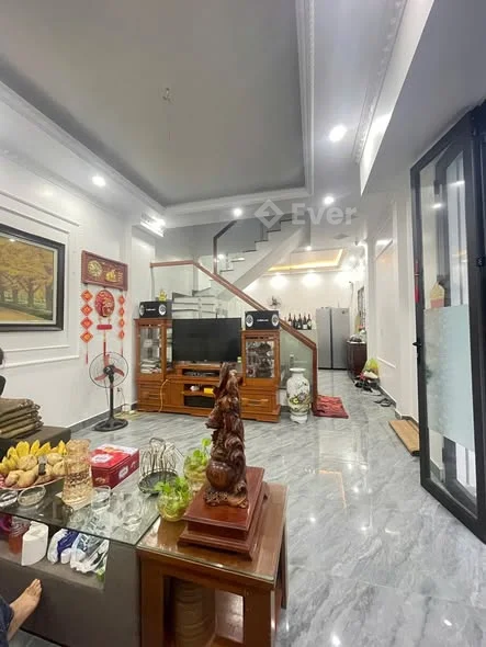 - Nhà Cách chợ Hoa Lũng chỉ 5 phút đi xe- Thuận tiện ra Lê Hồng Phong, Big C, Sân Bay