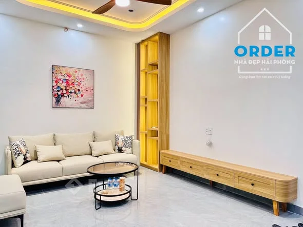 Nhà mới lô góc ngay tuyến Trần Nguyên Hãn, Vũ Chí Thắng. Ô tô đỗ cách nhà 10m