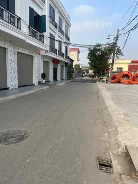 Cụm nhà 3 tầng mới giá chào bán 1,95 tỷ. Nếu đầu tư nhiều căn giá giảm sâu