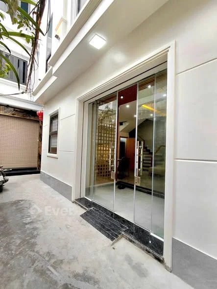 SIÊU PHẨM MỚI TINH 4 TẦNG VŨ CHÍ THẮNG