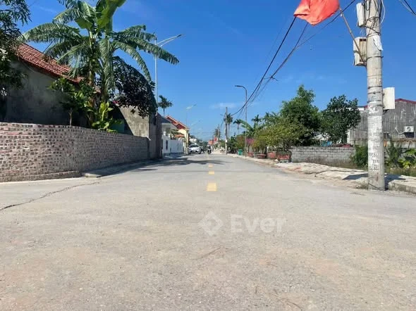 iHơn 1tỷxxtr sở hữu lô góc ( Hoa Hậu ) mặt đường trục thôn 7m vỉa hè Tân Phong_Kiến Thuỵ