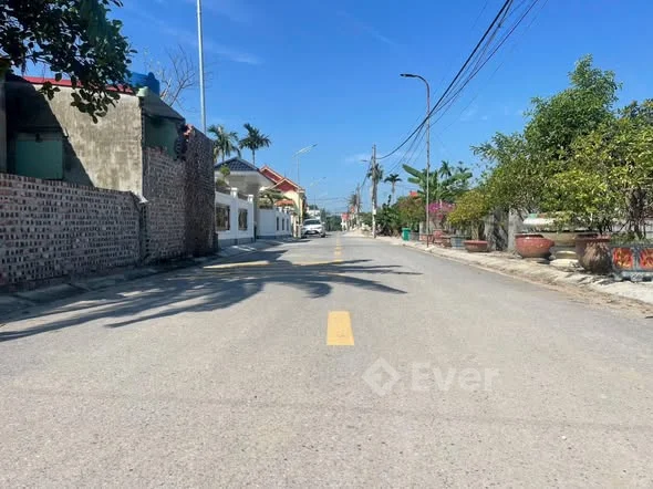 iHơn 1tỷxxtr sở hữu lô góc ( Hoa Hậu ) mặt đường trục thôn 7m vỉa hè Tân Phong_Kiến Thuỵ