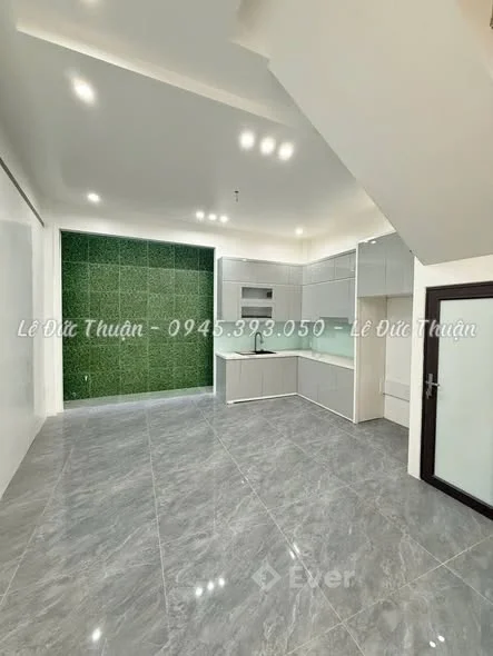 SIÊU PHẨM HỒ SEN – TRUNG TÂM QUẬN LÊ CHÂN. Vị trí vàng – Nhà đẹp ở ngay. Diện tích: ~55m² x 4 tầng