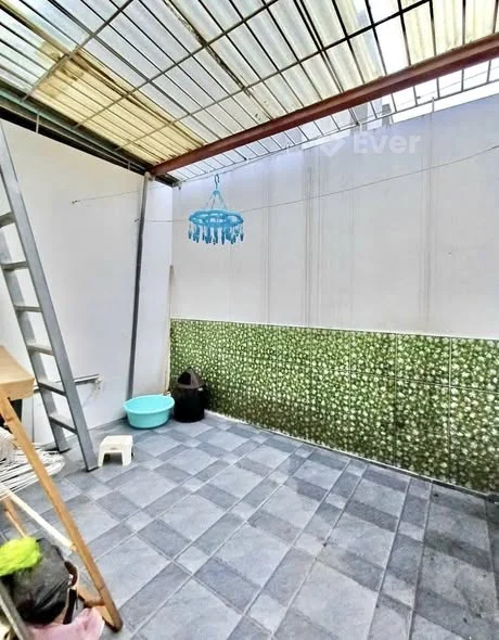 Nhà Đẹp Đà NẵngĐỗ 24/24 Cách Nhà Mấy Bước ChânDiện tích: 45m2 x 3 tầng.