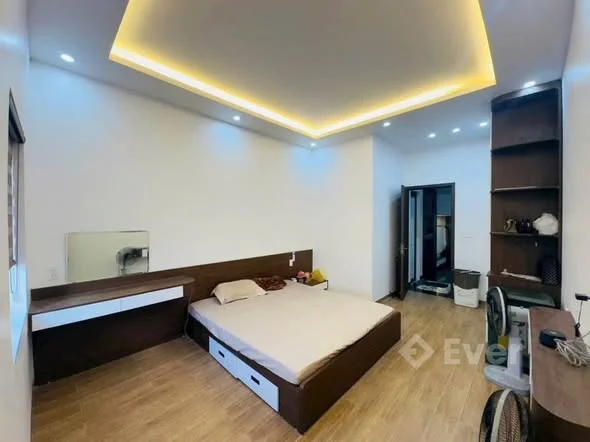 Nhà dân xây 4,5 tầng có thang máy khu phân lô Lê Hồng Phong.Diện tích: 60m2 x 4,5 tầng độc lập