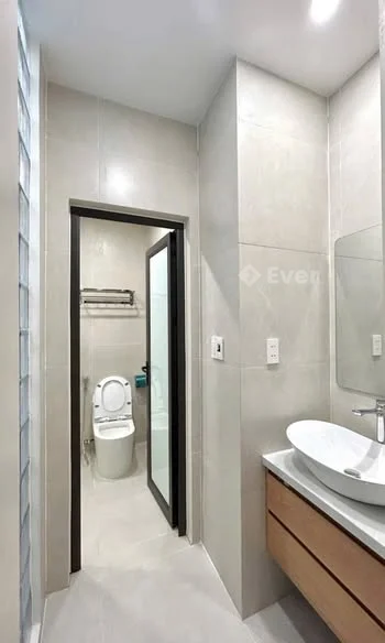 Chính chủ gửi bán nhà xây mới ngõ Đà Nẵng,oto đỗ gần nhà