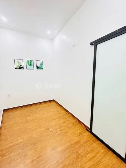 SIÊU PHẨM 2 TẦNG MÁI BẰNG Ngõ 46 Lạch TrayDiện tích : 35m² x 2 tầng