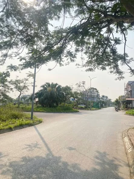 Chuyển nhượng lô đất Anh Dũng 8 - Dương KinhDiện tích : 190 m2 Hướng : Tây Nam