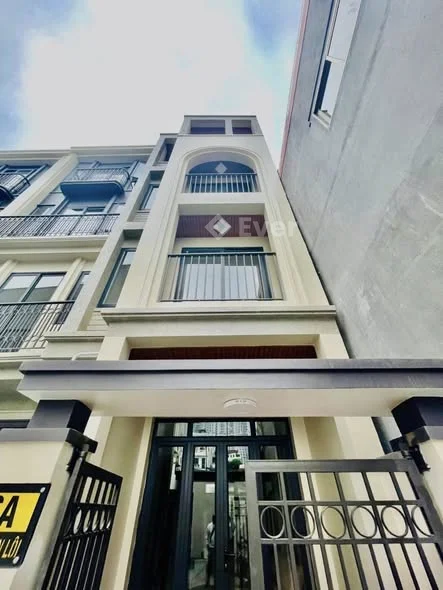 NHÀ ĐẸP - XÂY MỚI TINH - SÂN CỔNG RIÊNGPhố Thiên Lôi - Lê Chân - Hải Phòng