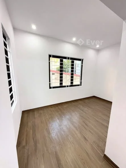 BÁN NHÀ NGÕ 52 MIẾU HAI XÃDiện tích : 50m2 Hướng: Tây tứ trạch Pháp lí : Sổ hồng chính chủ - 2,65 tỷ - 50m²